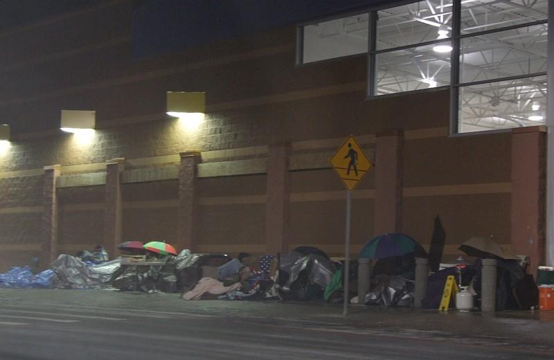 Lining up at Best Buy