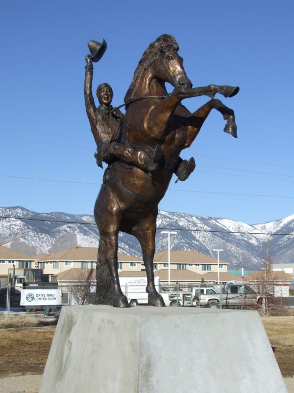 Larry Willson’s Statue